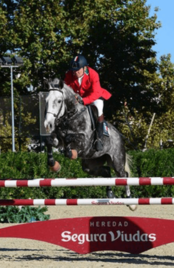 Sunny Bill Cruise Jumping In Italy